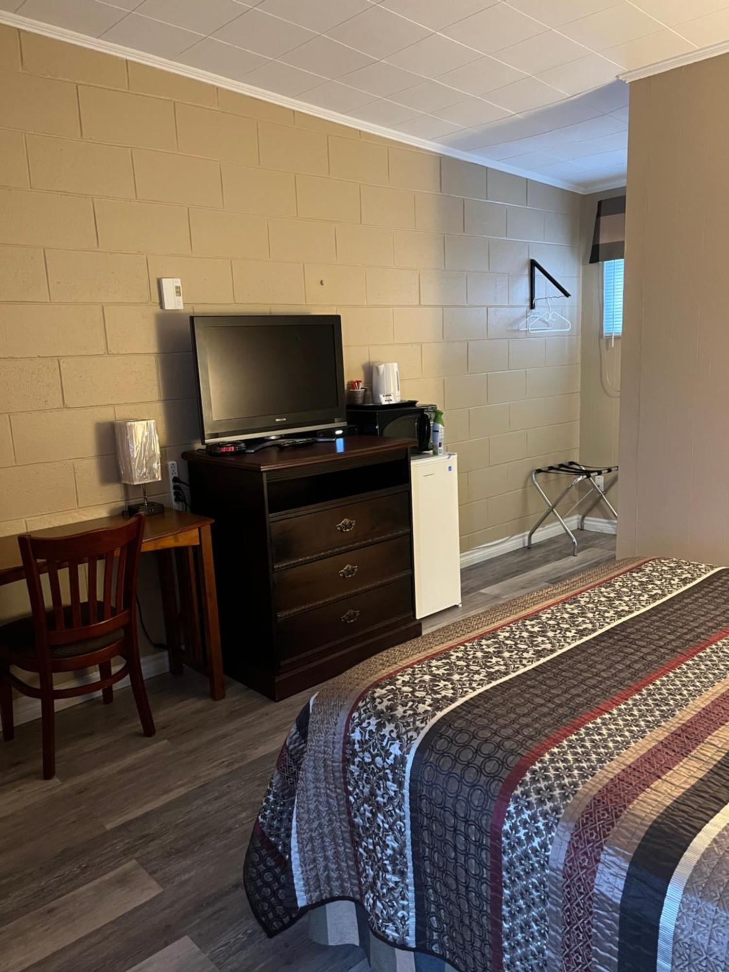 Pine Grove Motel Sault Ste. Marie Dış mekan fotoğraf